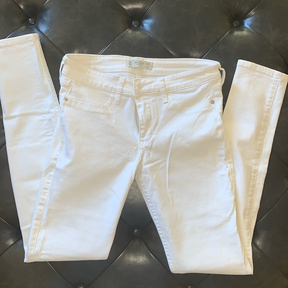 Abercrombie & Fitch white super skinny jeans size 2R EUC